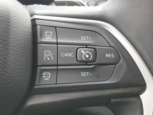 Used 2022 Jeep Grand Cherokee L Limited image 15