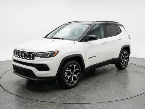 Used 2025 Jeep Compass Limited image 3