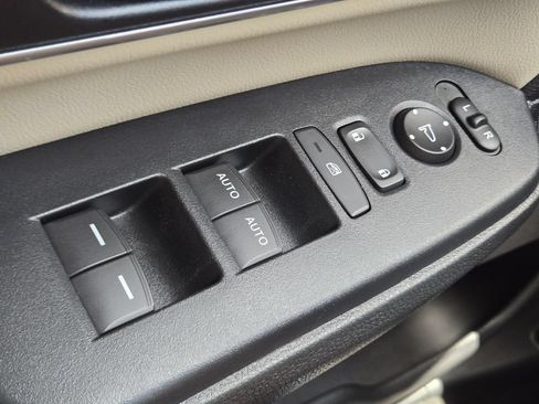 Used 2019 Honda CR-V Touring image 32