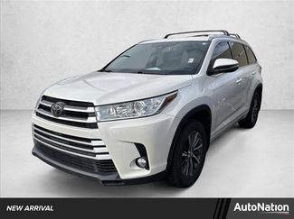 Used 2017 Toyota Highlander XLE video 1