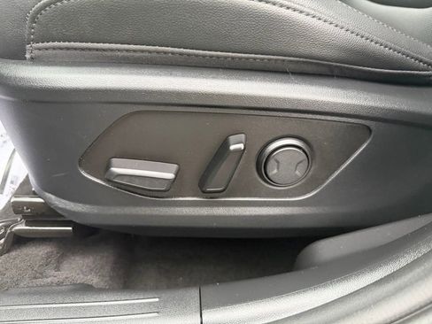 Used 2025 Hyundai Santa Cruz SEL image 18