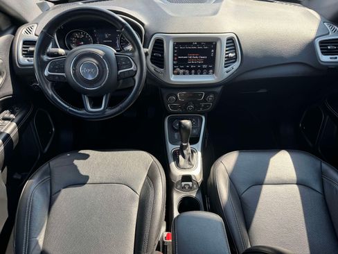 Used 2021 Jeep Compass Latitude w/ Sun and Sound Group AWD/4WD image 2