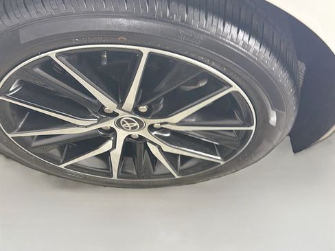 Used 2024 Toyota Camry SE FWD image 11
