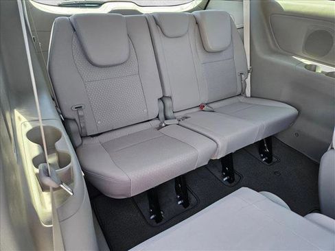 Used 2016 Kia Sedona L FWD image 14