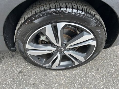 Certified 2025 Volvo V60 B5 Cross Country Plus image 5
