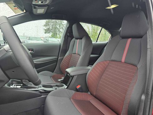 Used 2025 Toyota Corolla SE image 21