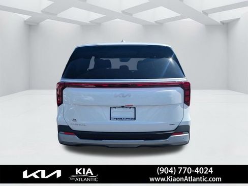 New 2026 Kia Carnival LXS FWD image 4