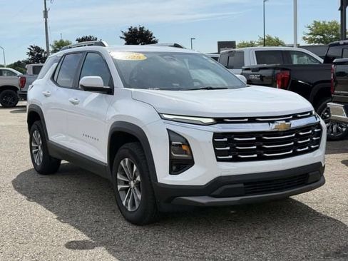 Used 2025 Chevrolet Equinox LT w/ Convenience Package II AWD/4WD image 4
