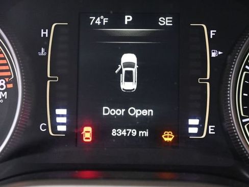 Used 2016 Jeep Cherokee Latitude w/ Safety/Convenience Group AWD/4WD image 29