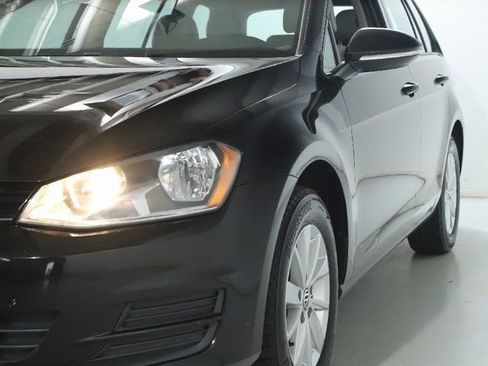 Used 2015 Volkswagen Golf S image 4