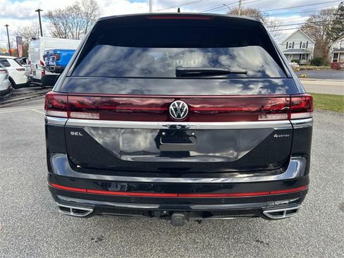 Used 2024 Volkswagen Atlas SEL Premium R-Line image 4