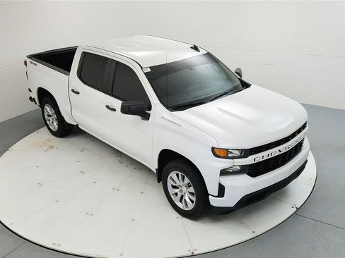Used 2020 Chevrolet Silverado 1500 Custom w/ Custom Value Package image 13