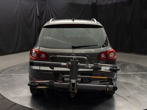 Used 2011 Volkswagen Tiguan SEL AWD/4WD image 9