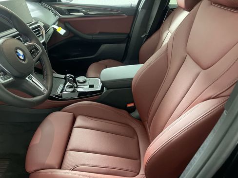 Used 2025 BMW X4 M40i w/ Premium Package image 9