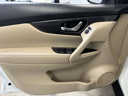 Used 2020 Nissan Rogue SV AWD/4WD image 7