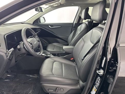 Certified 2025 Kia Niro SX image 23