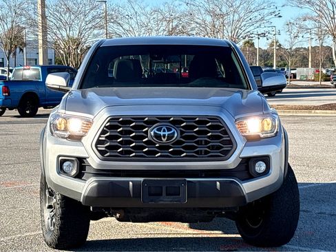 Used 2022 Toyota Tacoma image 2