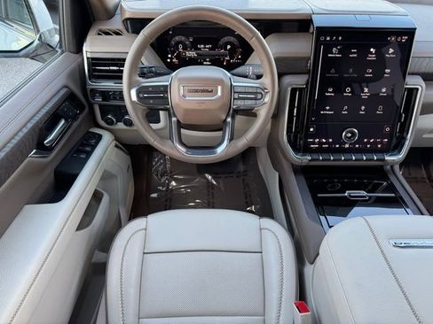 Used 2025 GMC Yukon XL Denali w/ Sun & Power Step Package image 17