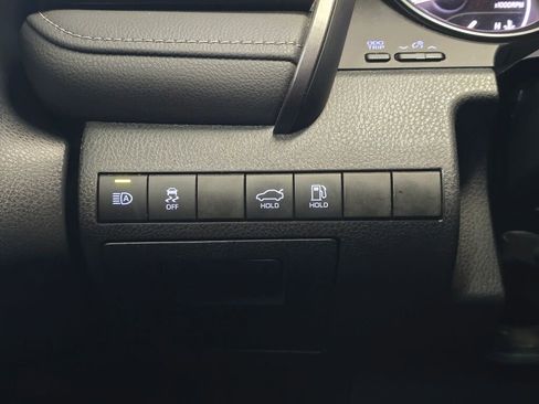 Used 2024 Toyota Camry SE image 25