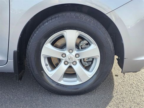 Used 2012 Toyota Sienna LE w/ Towing Pkg image 9