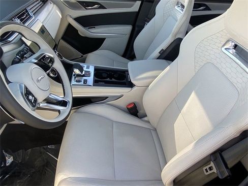 New 2025 Jaguar F-PACE R-Dynamic S image 6