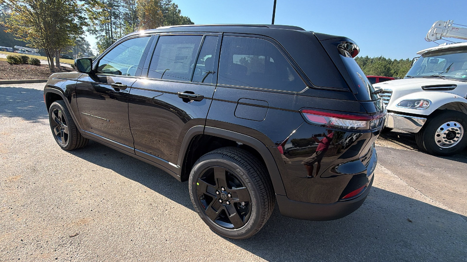 New 2027 Jeep Grand Cherokee Laredo X AWD/4WD image 10