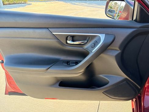 Used 2016 Nissan Altima 2.5 SR image 16
