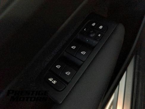Used 2023 Volvo XC40 Recharge Plus AWD/4WD image 22
