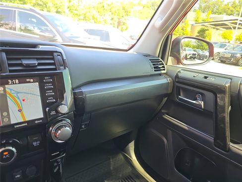 Used 2024 Toyota 4Runner TRD Off-Road Premium w/ Moonroof Package AWD/4WD image 24