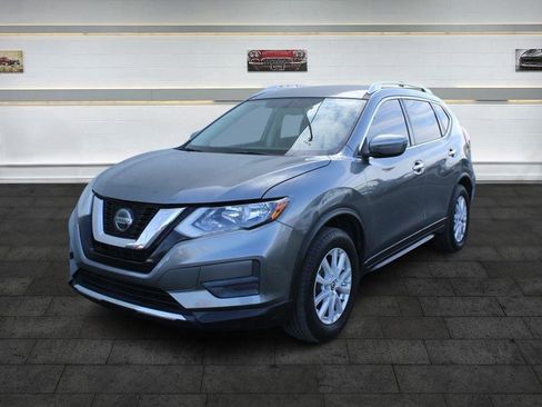 Used 2018 Nissan Rogue SV image 5
