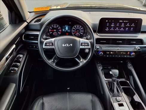 Used 2022 Kia Telluride EX w/ EX Premium Package image 14