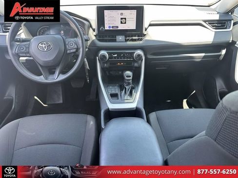 Used 2023 Toyota RAV4 LE AWD/4WD image 19
