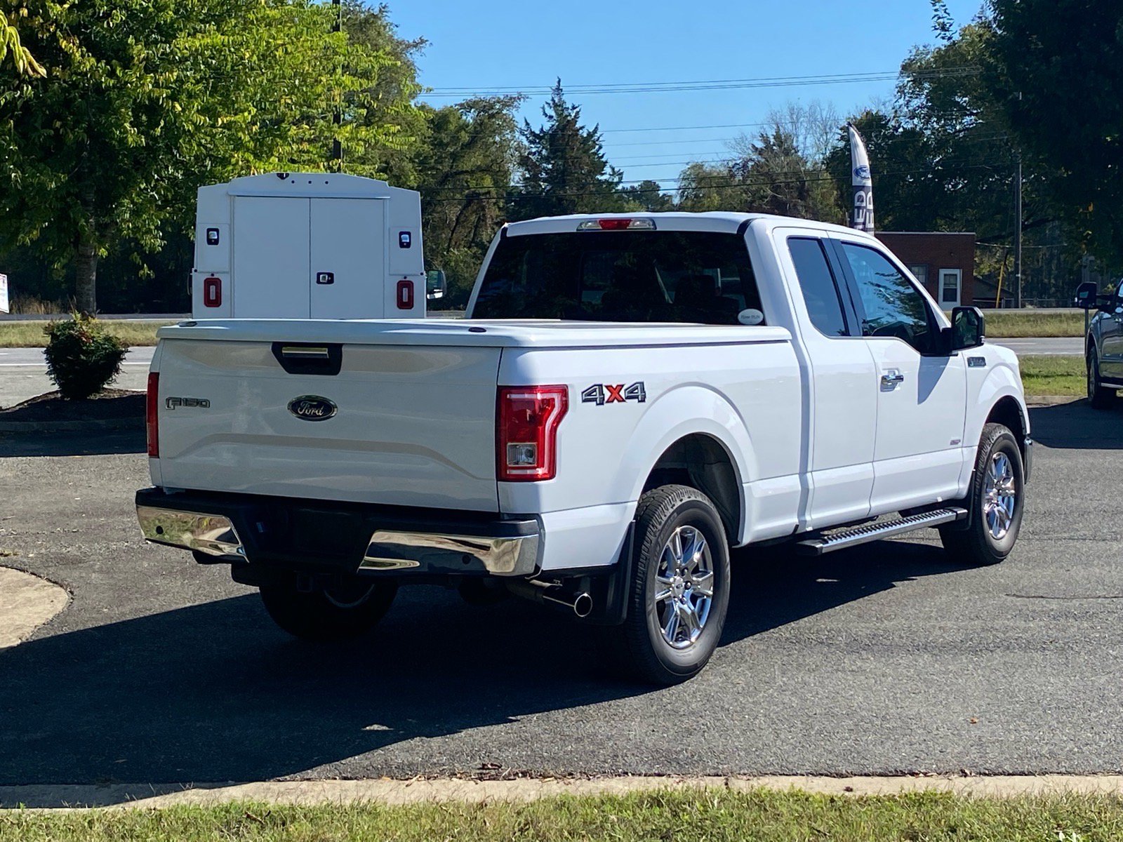 Used 2015 Ford F150 XLT w/ Equipment Group 302A Luxury AWD/4WD image 4