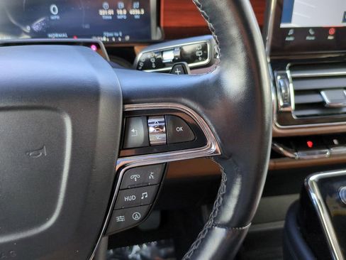 Used 2023 Lincoln Navigator L Reserve AWD/4WD image 23