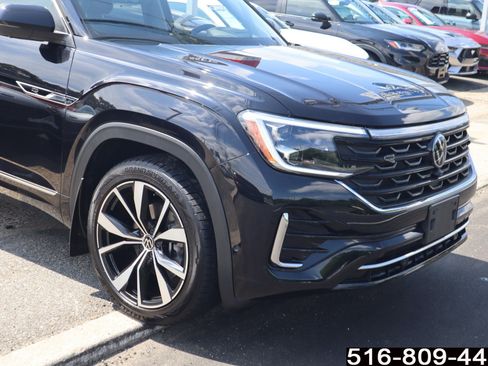 Used 2024 Volkswagen Atlas SEL Premium R-Line AWD/4WD image 2