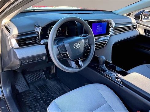 Used 2025 Toyota Camry LE image 14