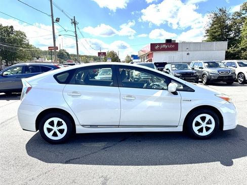 Used 2014 Toyota Prius Four image 4