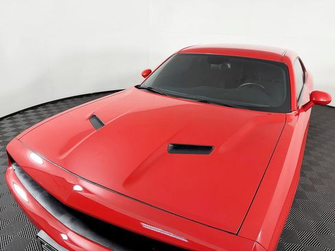 Used 2015 Dodge Challenger SXT w/ Driver Convenience Group RWD image 19