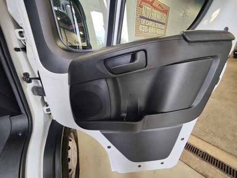Used 2023 RAM ProMaster 2500 FWD image 12