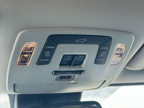 Certified 2026 Toyota Sienna XLE FWD image 20