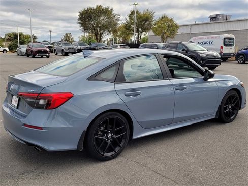 Used 2024 Honda Civic Sport image 3