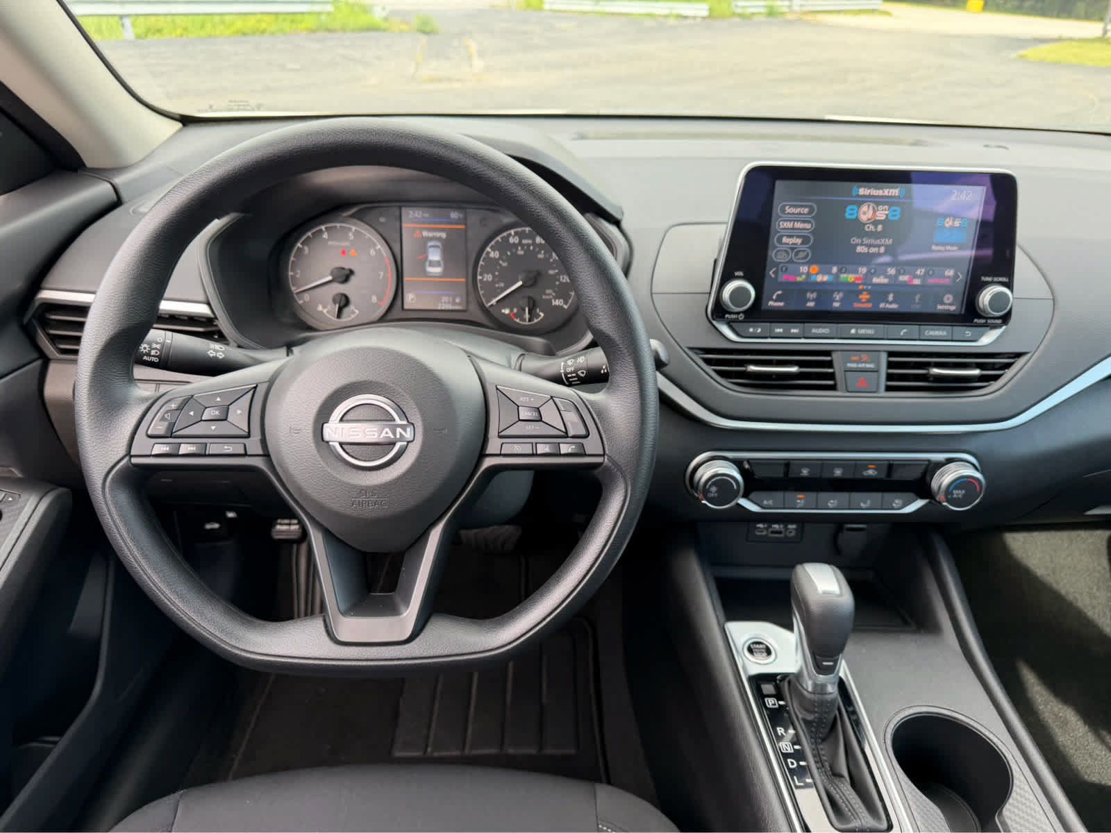 Used 2025 Nissan Altima 2.5 S FWD image 14