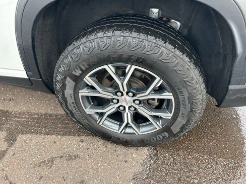 Used 2024 GMC Acadia AT4 w/ Luxury Package image 34