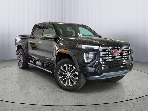 Used 2025 GMC Canyon Denali AWD/4WD image 1