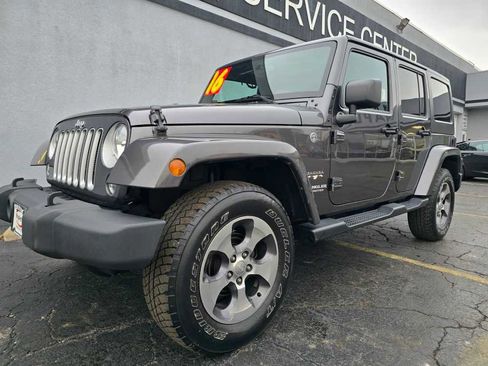 Used 2016 Jeep Wrangler Unlimited Sahara w/ Connectivity Group image 9
