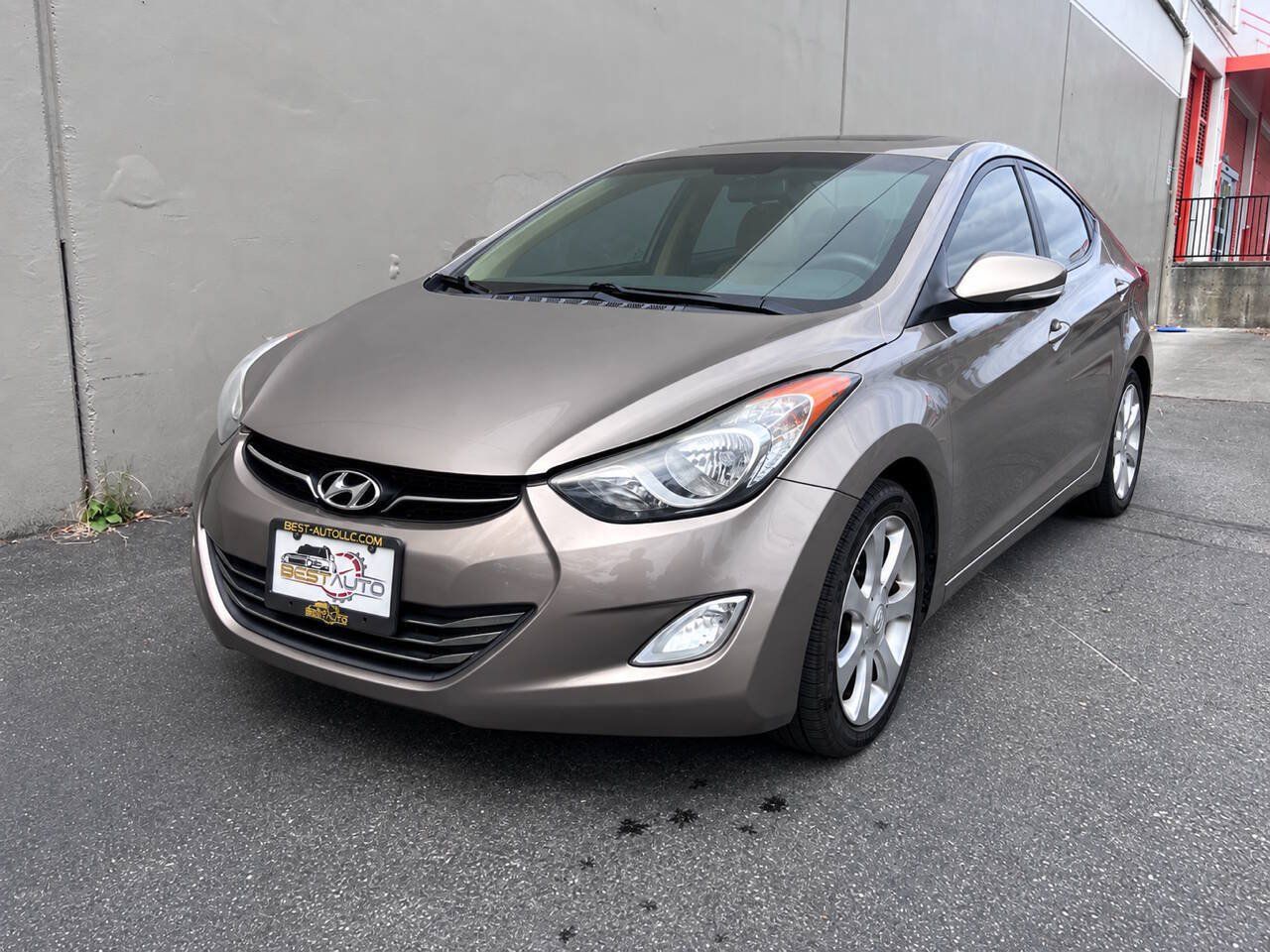 Used 2012 Hyundai Elantra Limited FWD image 2