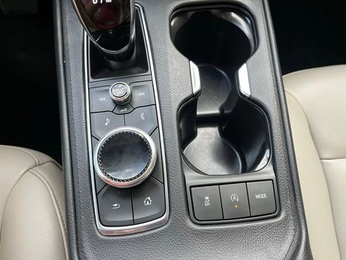 Used 2020 Cadillac XT4 Luxury w/ Cold Weather Package image 40