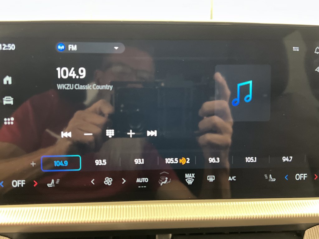 Used 2025 Ford Explorer Active AWD/4WD image 66