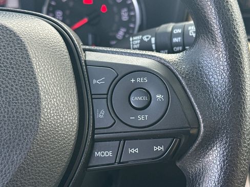 Used 2022 Toyota RAV4 XLE w/ Convenience Package image 32