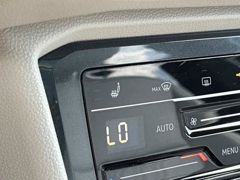 Certified 2024 Volkswagen Tiguan SE R-Line AWD/4WD image 31